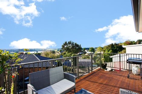 Photo of property in 118a Sunset Road, Unsworth Heights, Auckland, 0632
