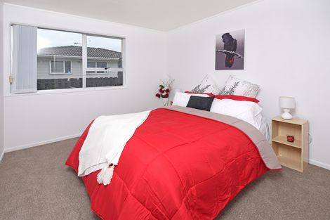 Photo of property in 30 Sharland Avenue, Manurewa, Auckland, 2102