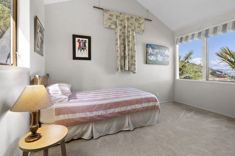 Photo of property in 32 Kotari Road, Days Bay, Lower Hutt, 5013