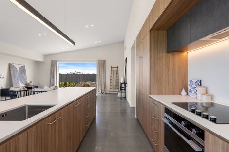 Photo of property in 37 Finstock Way, Rolleston, 7614