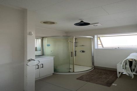 Photo of property in 2/40 Blacklock Avenue, Henderson, Auckland, 0612