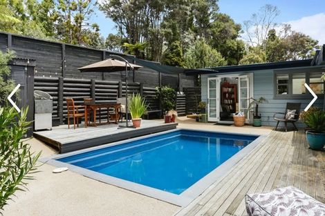 Photo of property in 14 Konini Road, Titirangi, Auckland, 0604