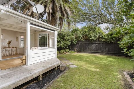 Photo of property in 29 Stafford Road, Northcote Point, Auckland, 0627