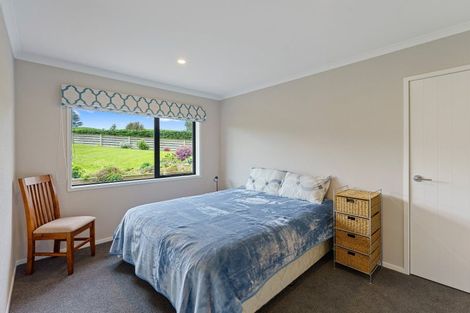 Photo of property in 40 Kristin Place, Manakau, Levin, 5573