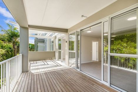 Photo of property in 16 Rewa Rewa Lane, Orewa, 0931