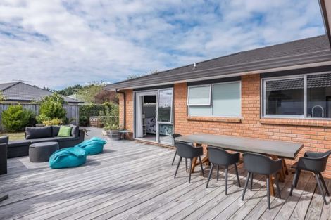 Photo of property in 33 Campion Road, Waikanae Beach, Waikanae, 5036