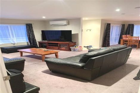 Photo of property in 3 Bernina Place, Weymouth, Auckland, 2103