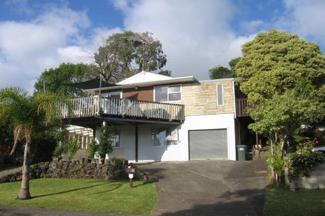 Photo of property in 20 Normanton Street, Glenfield, Auckland, 0629
