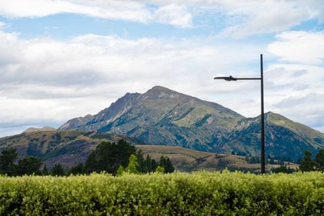 Photo of property in 29 Mount Nicholas Avenue, Wanaka, 9305