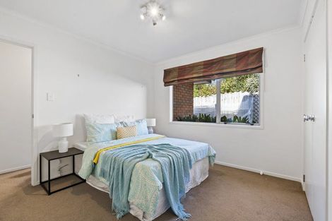 Photo of property in 13 Anchorite Way, Red Beach, 0932