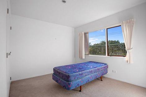 Photo of property in 1/32 Park Road, Glenfield, Auckland, 0629