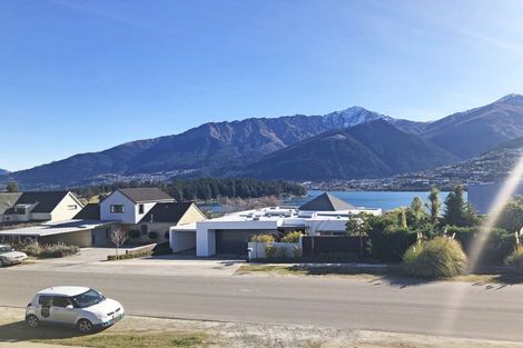 Photo of property in 17 Oregon Drive, Kelvin Heights, Queenstown, 9300