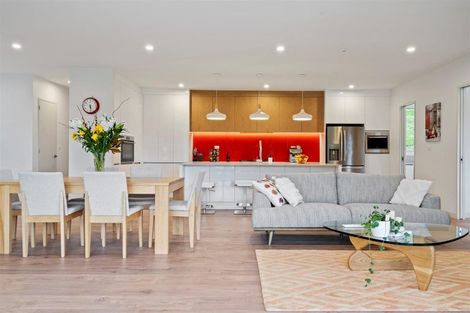 Photo of property in 15 Nola Road, Oratia, Auckland, 0604