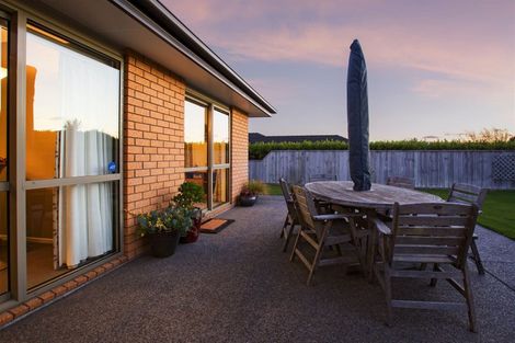 Photo of property in 10 Paparoa Crescent, Aotea, Porirua, 5024