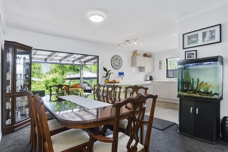 Photo of property in 60 View Ridge Drive, Ranui, Auckland, 0612