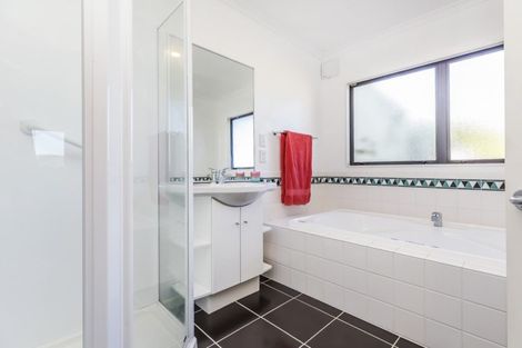 Photo of property in 13 Paremata Drive, Paremata, Porirua, 5024