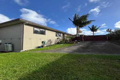 Photo of property in 16 Faram Place, Massey, Auckland, 0614