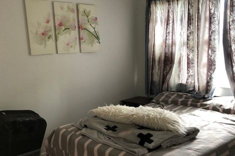 Photo of property in 12 Tracey Terrace, Te Atatu South, Auckland, 0602