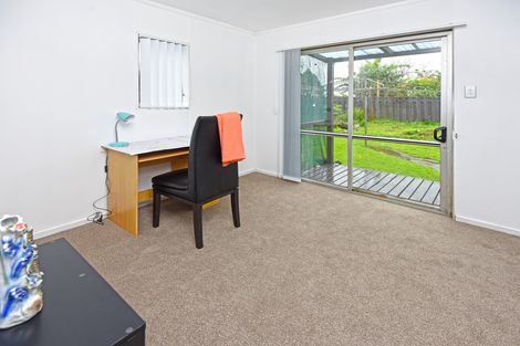 Photo of property in 30 Sharland Avenue, Manurewa, Auckland, 2102