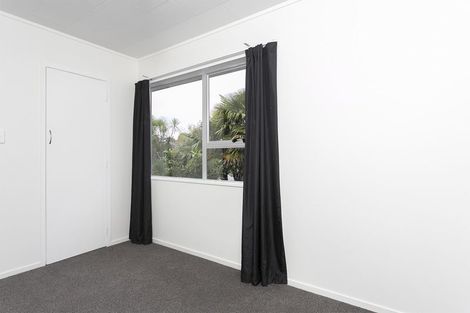 Photo of property in 90 Sunnyside Road, Sunnyvale, Auckland, 0612