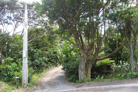 Photo of property in 16 Berridge Road, Muriwai, Waimauku, 0881