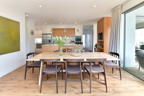 Photo of property in 52 Walton Street, Red Beach, 0932