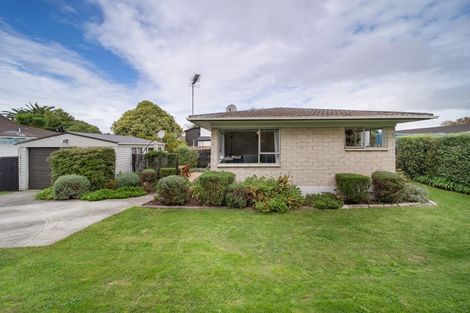 Photo of property in 2/15 Gloaming Place, Conifer Grove, Takanini, 2112