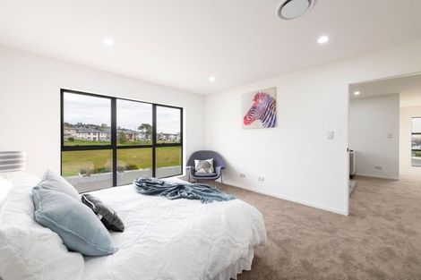 Photo of property in 42 Tir Conaill Avenue, Flat Bush, Auckland, 2019