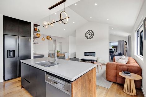 Photo of property in 25 County Drive, Hawera, 4610