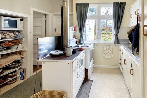 Photo of property in 2096 Rangiwahia Road, Rangiwahia, Kimbolton, 4774