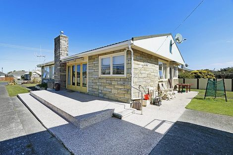 Photo of property in 13 Whitcombe Road, Opunake, 4616