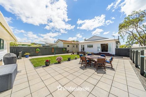Photo of property in 32 Birdwood Road, Waterloo, Lower Hutt, 5011