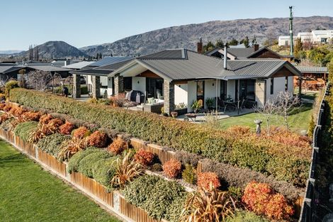 Photo of property in 2 Turnbull Crescent, Wanaka, 9305