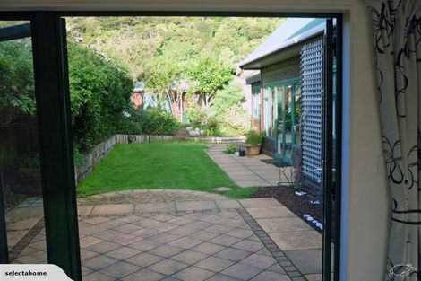 Photo of property in 12 Maire Street, Eastbourne, Lower Hutt, 5013