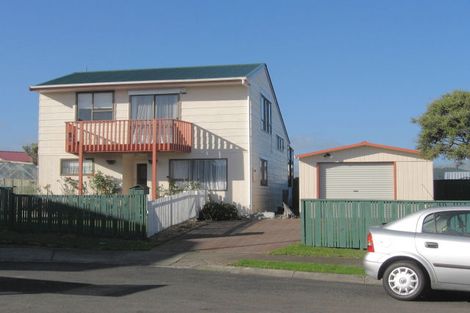 Photo of property in 33 Clipper Street, Titahi Bay, Porirua, 5022