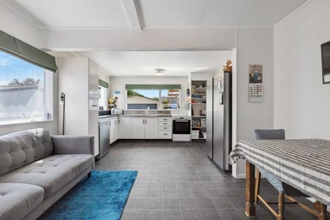 Photo of property in 36 Dixon Avenue, Hawera, 4610