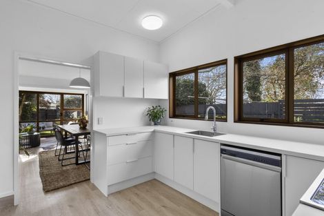 Photo of property in 3/2a Julian Place, Westown, New Plymouth, 4310