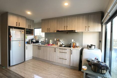 Photo of property in 1/198 Archers Road, Glenfield, Auckland, 0629