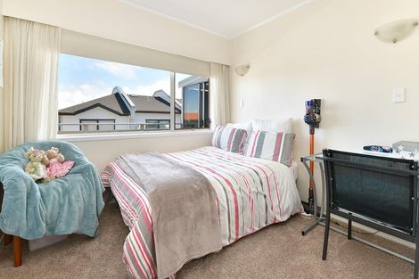 Photo of property in 1/165 Deep Creek Road, Torbay, Auckland, 0630