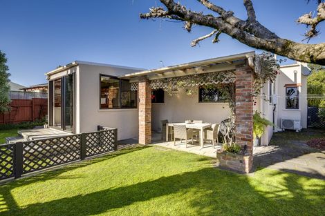 Photo of property in 61 Napier Terrace, Hospital Hill, Napier, 4110