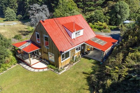 Photo of property in 330 Waitohu Valley Road, Otaki, 5583