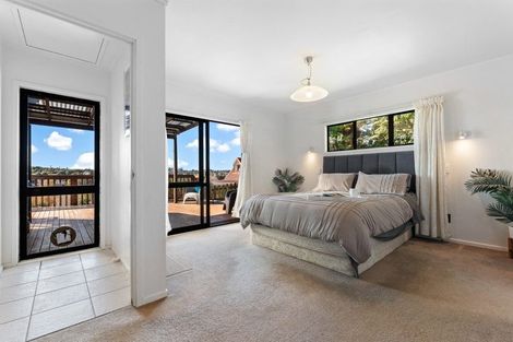 Photo of property in 10 Camilla Grove, Totara Vale, Auckland, 0629