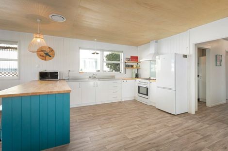 Photo of property in 34 Ocean View Road, Waihi Beach, 3611