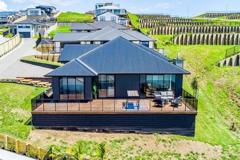 Photo of property in 32 Oyster Place, Omokoroa, 3114