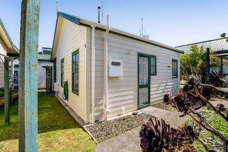 Photo of property in 4/70-76 Whiteley Street, Moturoa, New Plymouth, 4310