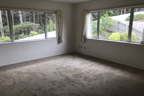 Photo of property in 60 Harrowglen Drive, Northcross, Auckland, 0630