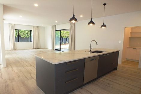 Photo of property in 5 Syd Grant Crescent, Orewa, 0931