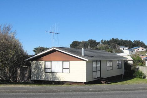 Photo of property in 593 Waitarere Beach Road, Waitarere Beach, Levin, 5510