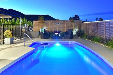 Photo of property in 32 Woodridge Drive, Stanmore Bay, Whangaparaoa, 0932