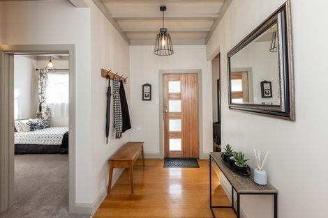 Photo of property in 208 Mayfair Avenue, Mayfair, Hastings, 4122